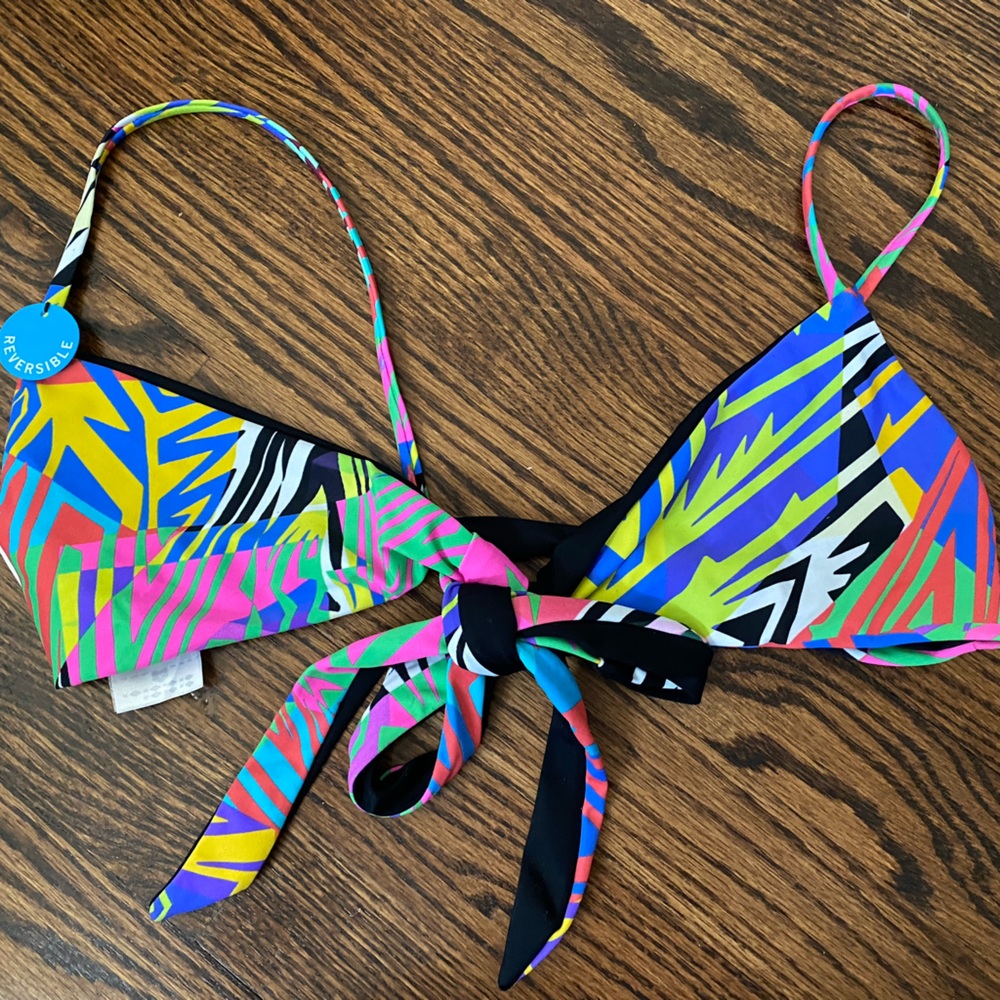 NWT Arena‎ Reversible Triangle Bikini Top Size Small